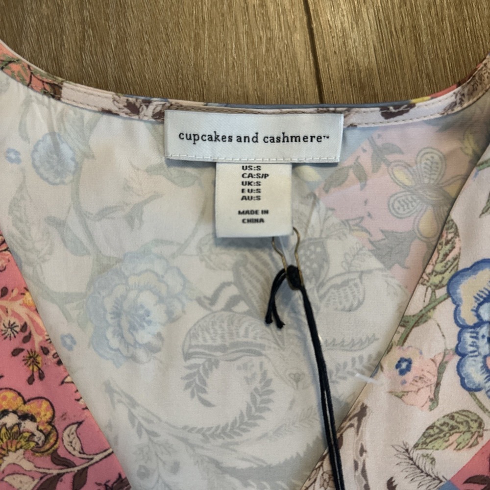 Cupcakes And Cashmere Floral Patch Work Rayon S/S Top Shirt Colorful Tropical Sm - Picture 3 of 7